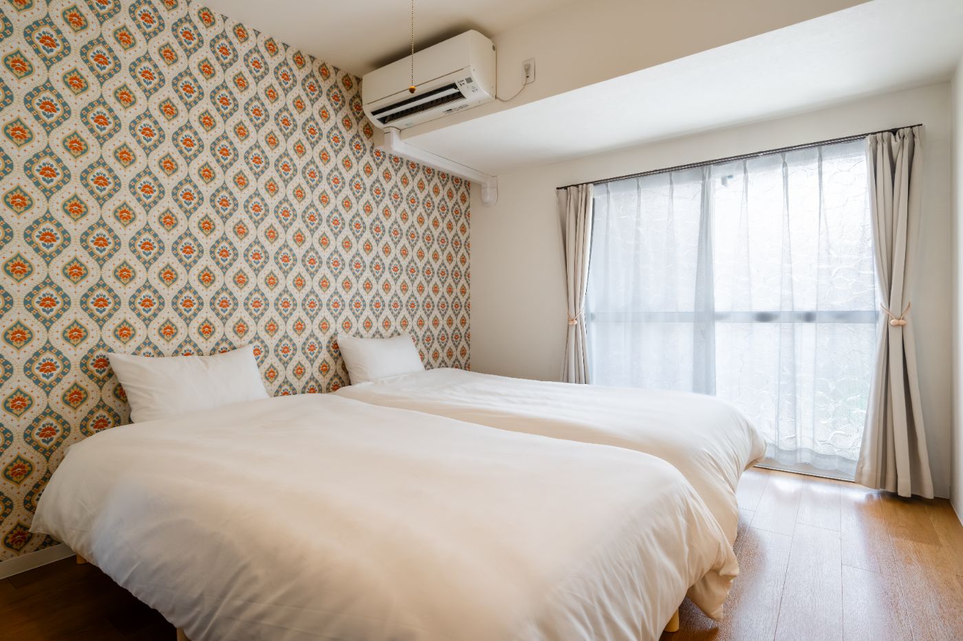 Western room with retro wallpaper