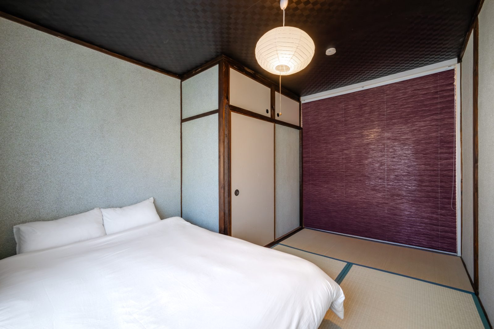Tatami room with paper lantern